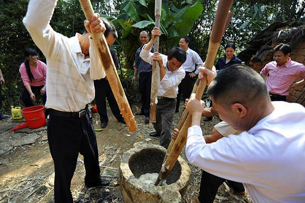 吃土猪,做豆腐,舂糍粑,2014泰宁欢乐民俗节,马上乐翻天!