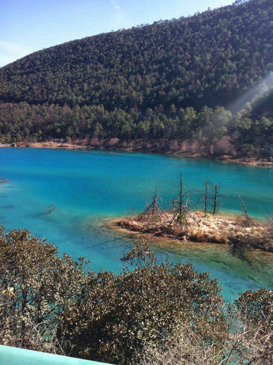 印象丽江 蓝月谷 有小九寨沟之称的蓝月谷,水真的特别清透,而且蓝得