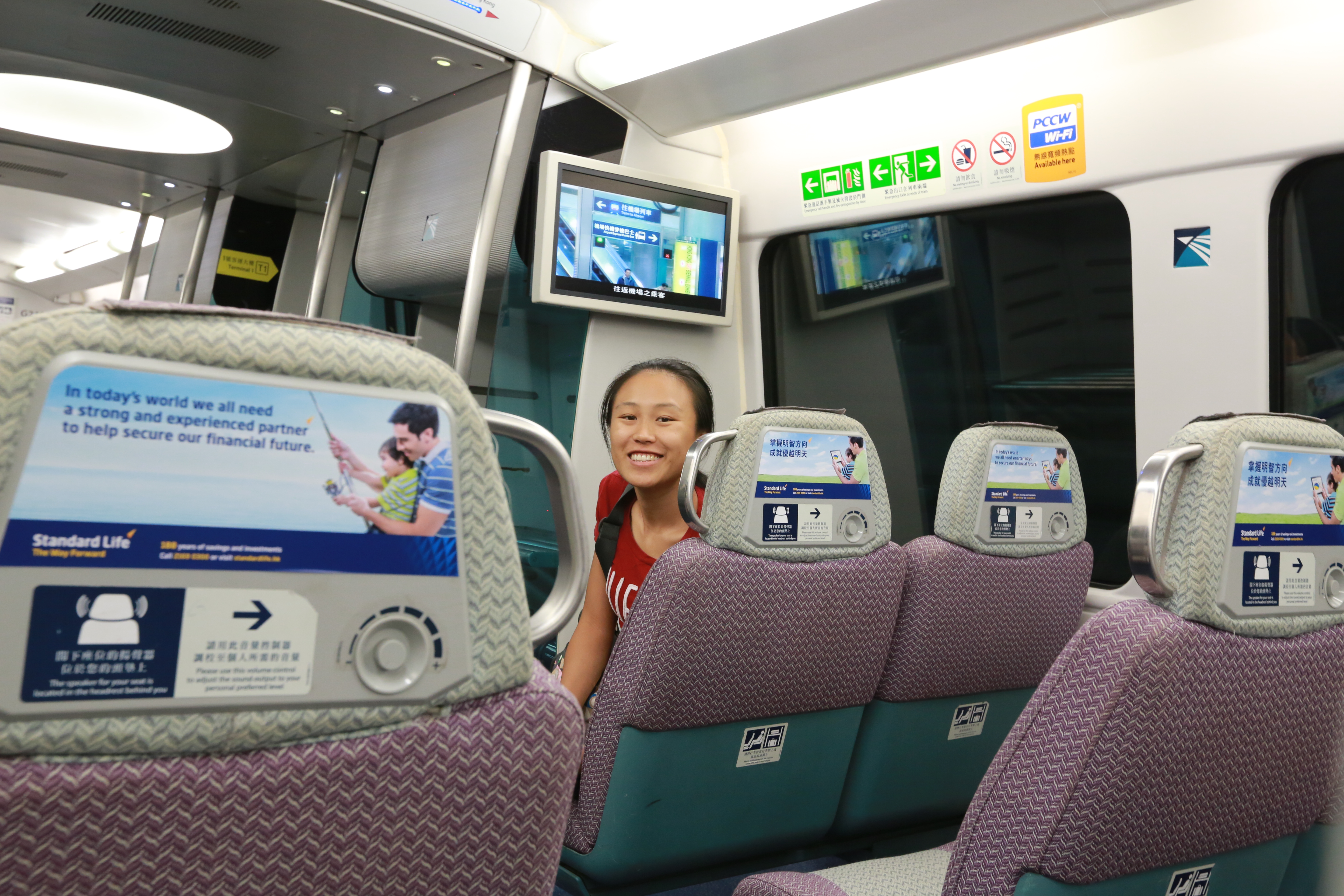 机场快线的环境也是相当好的,连接了各大地铁站以及酒店穿梭巴士,香港