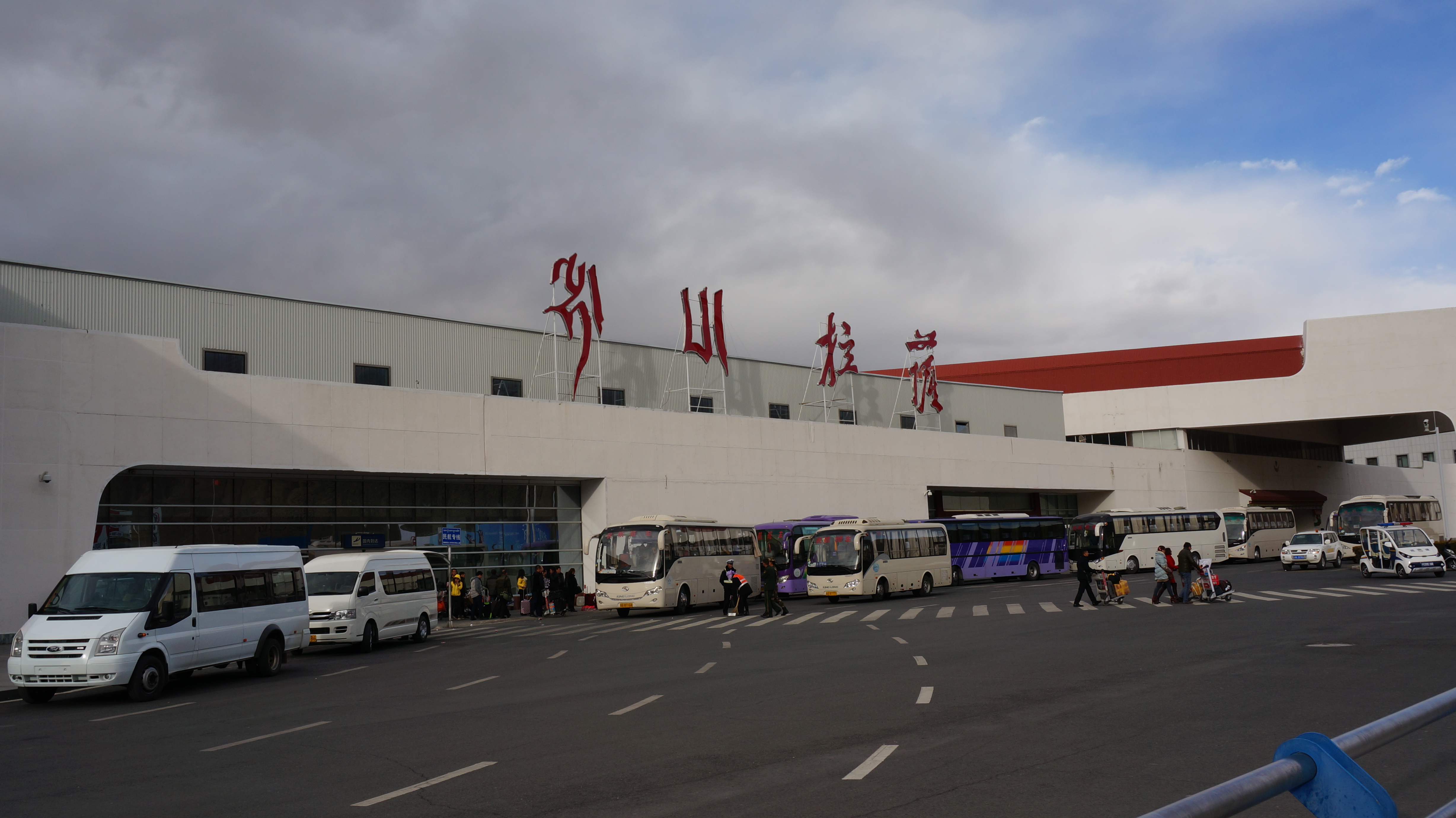 贡嘎机场落地拍