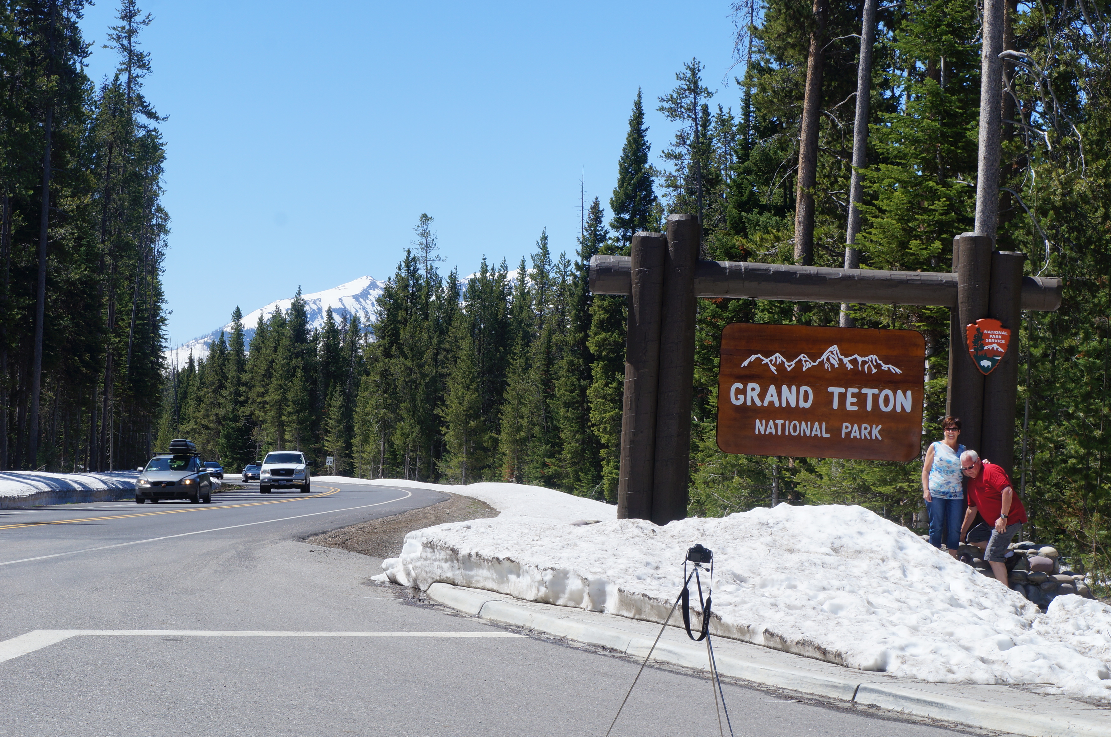 伴随着蛇河流经国家公园,沿着大提顿山脉绵延超过200英里长的园区内