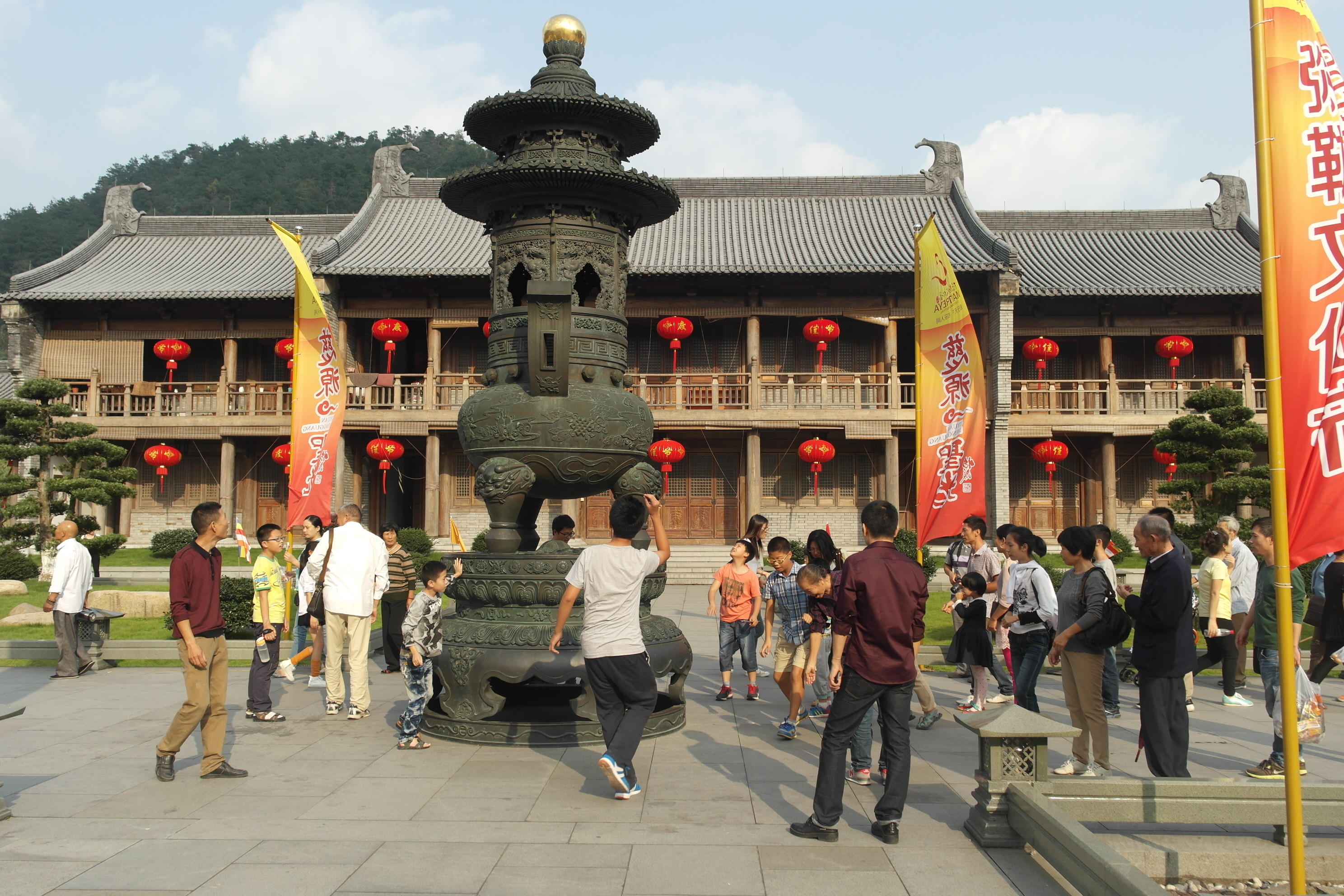 【媽媽去哪兒】寧波博物館 溪口雪竇山 天童寺 七塔寺,月湖公園=輕鬆