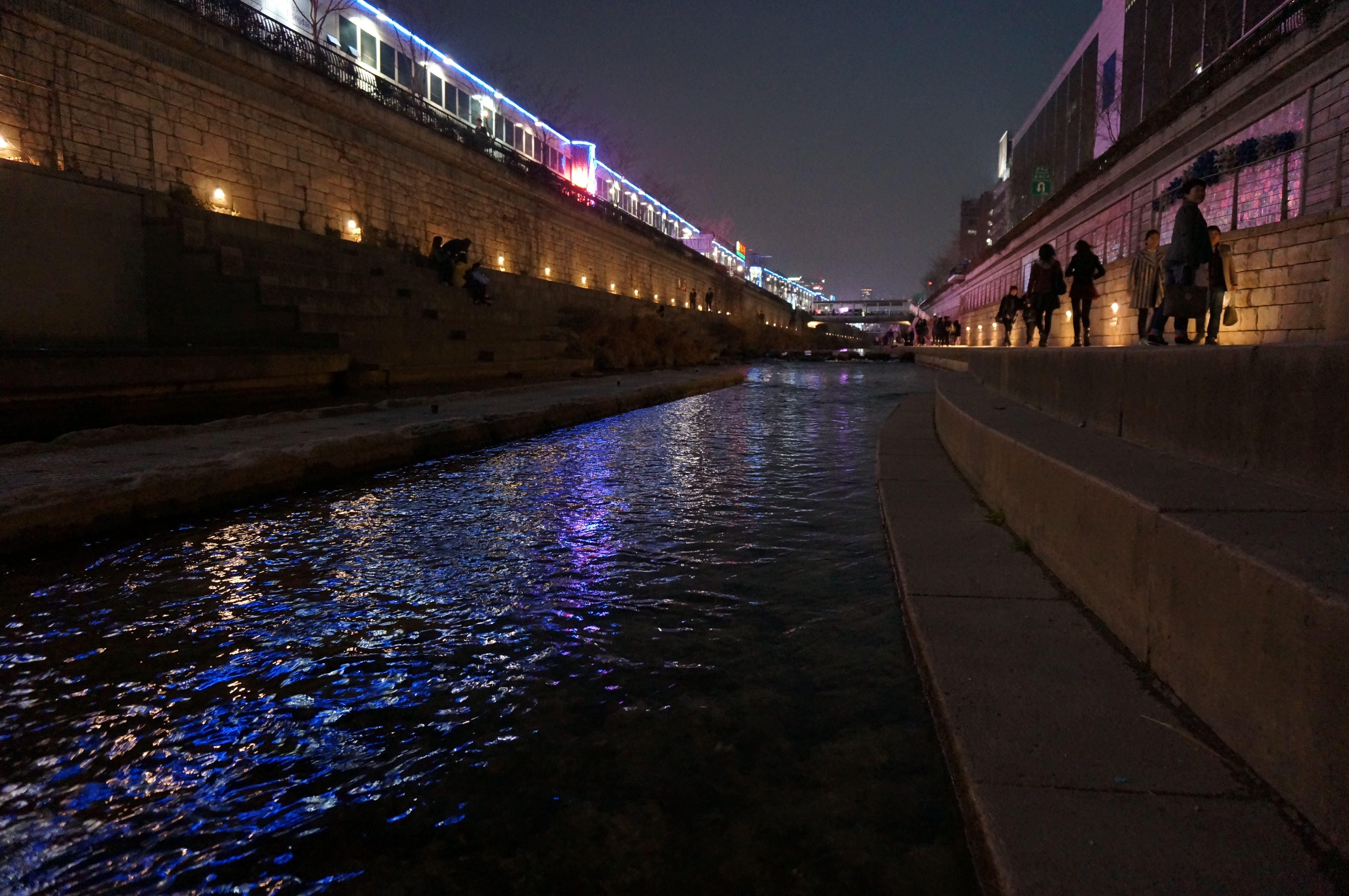  清溪川夜景,有很多韓國