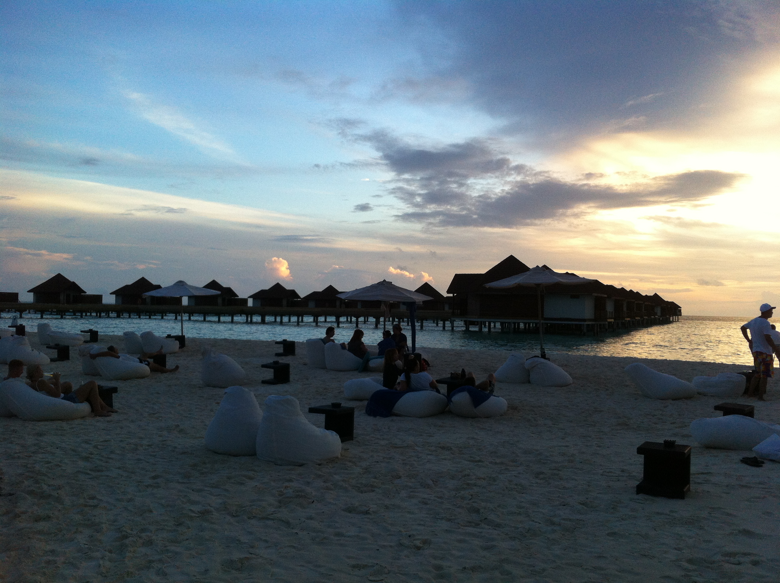 鲁滨逊岛(鲁滨逊俱乐部)