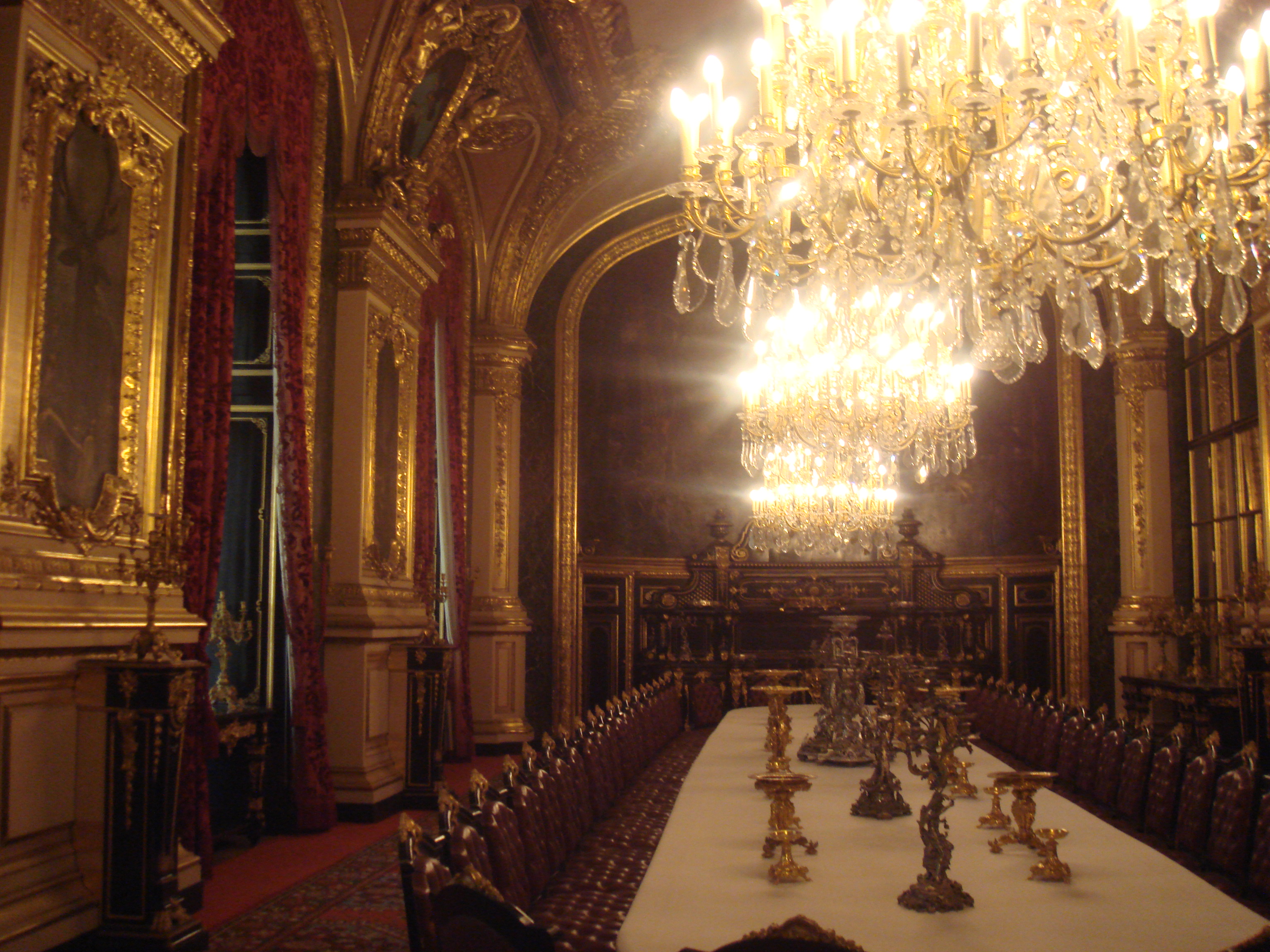 卢浮宫内景图片