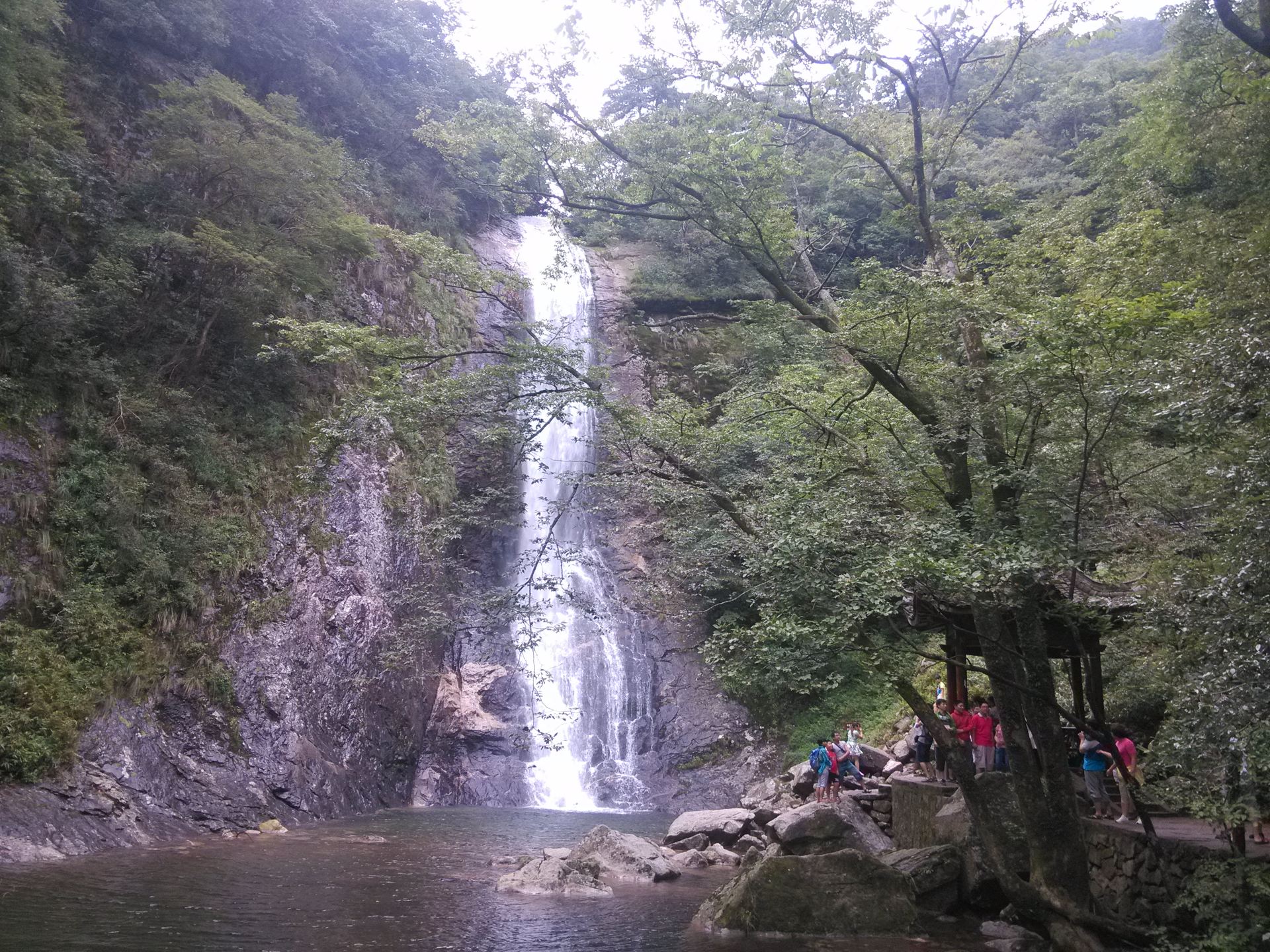 合肥到天堂寨自驾建议从g40到六安转g35霍山下来150 公里,然后向燕子