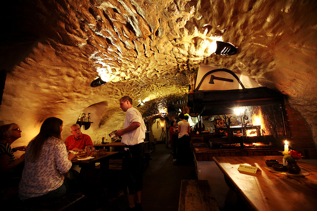 地下食人餐厅图片