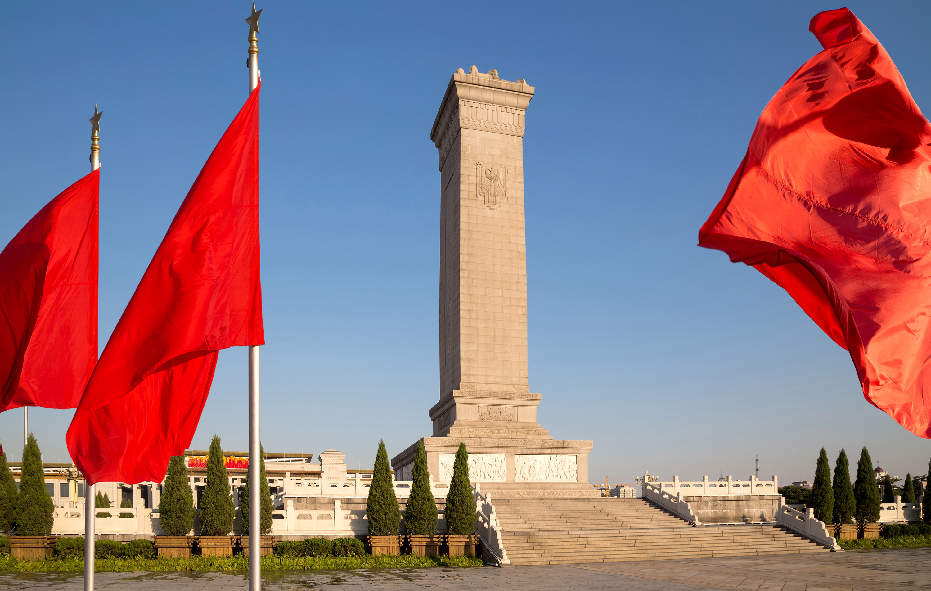 人民英雄纪念碑(外观)  为了纪念在人民解放战争和人民革命中牺牲的