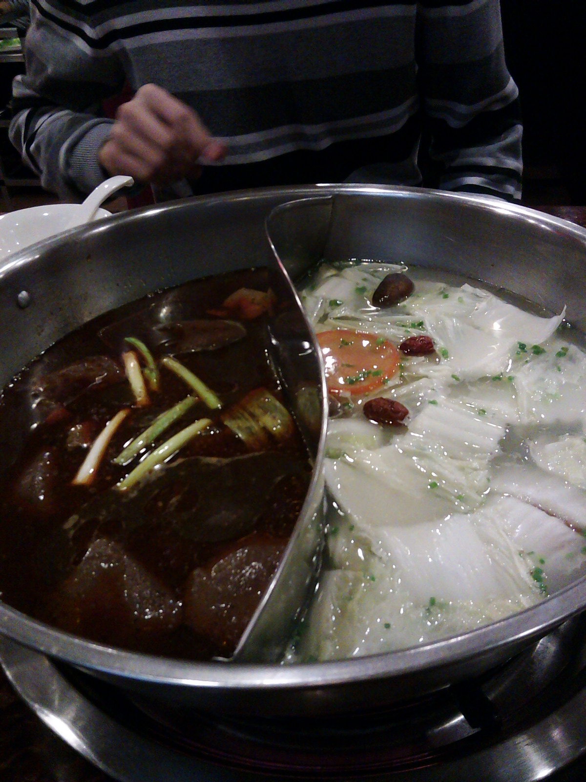 吴记老锅底麻辣火锅(裕德店)