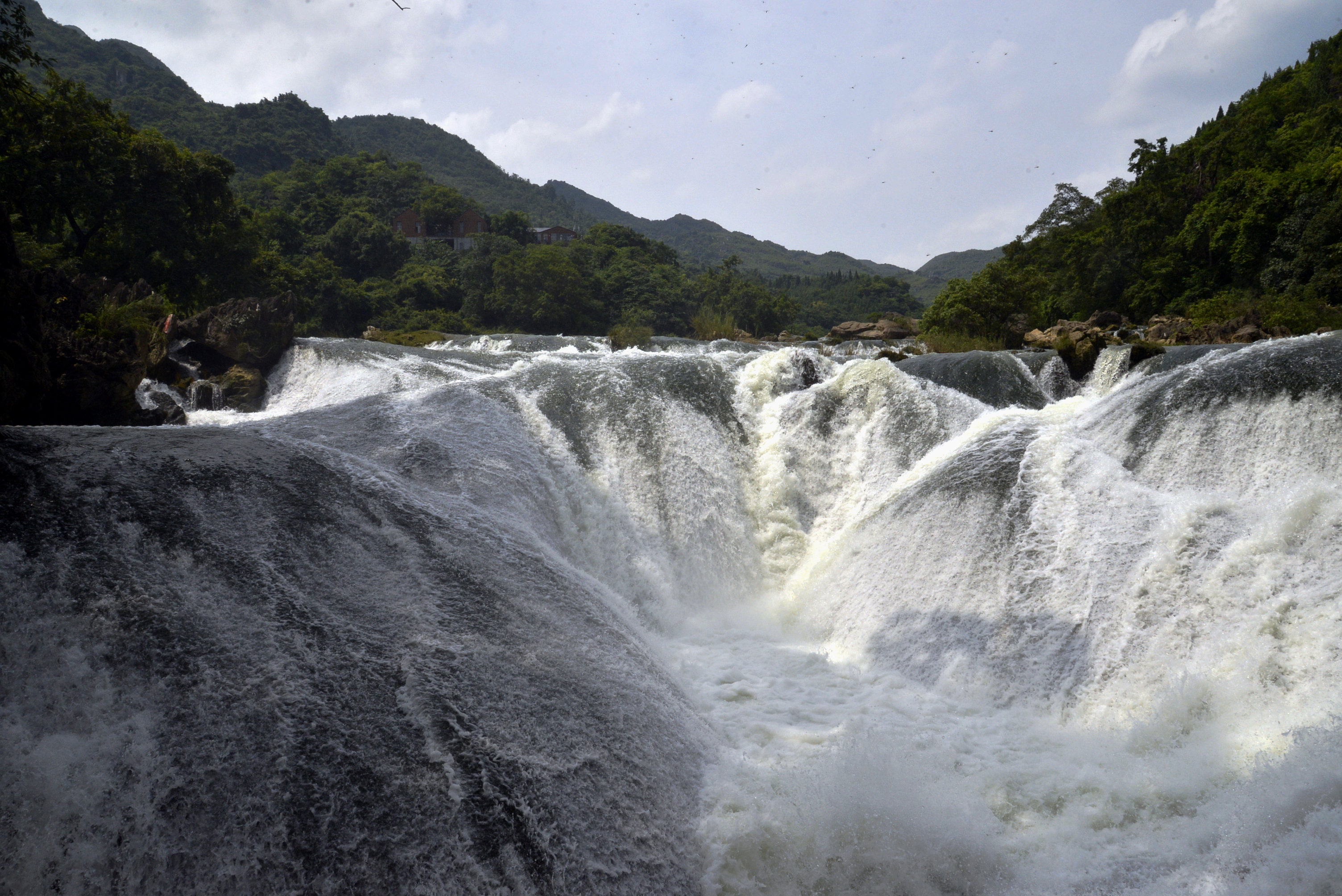 贵州黔东南-镇远古镇,西江千户苗寨 黄果树火车十日自由行