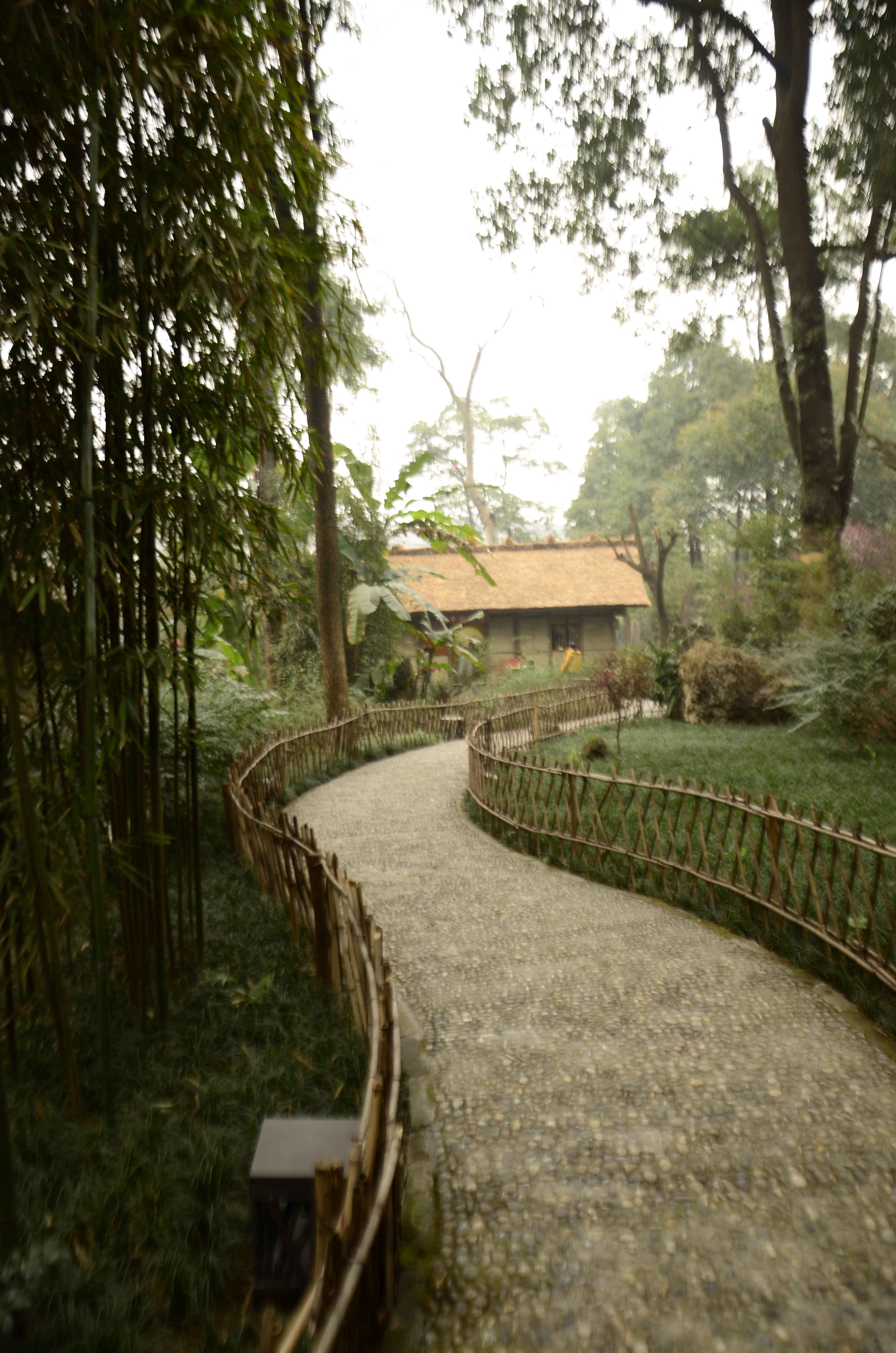 杜甫草堂,又稱浣花草堂,工部草堂,少陵草堂,位於成都市西門外的浣花