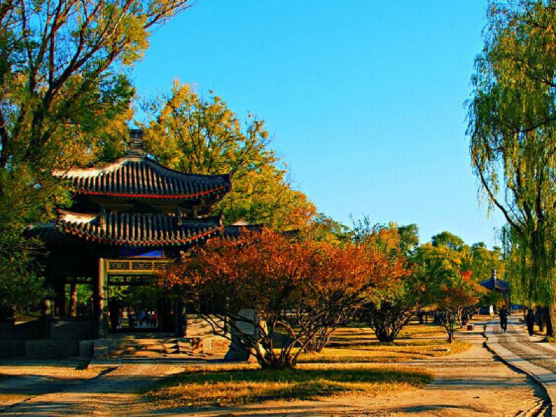 "因在山庄东面" "在避暑山庄里面" 1/ 8语音导览 春好轩 "清朝皇帝