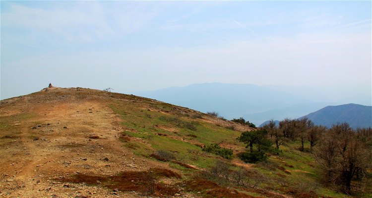 大雷山位于天台县的西南角,是天台,临海,仙居三地交界处,其主峰海拔