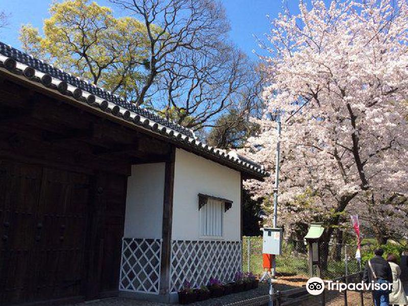 旧母里太兵卫邸长屋门