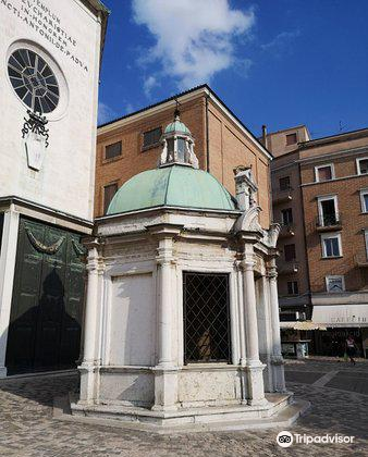 temple bar 酒吧/酒馆 直线距离389m