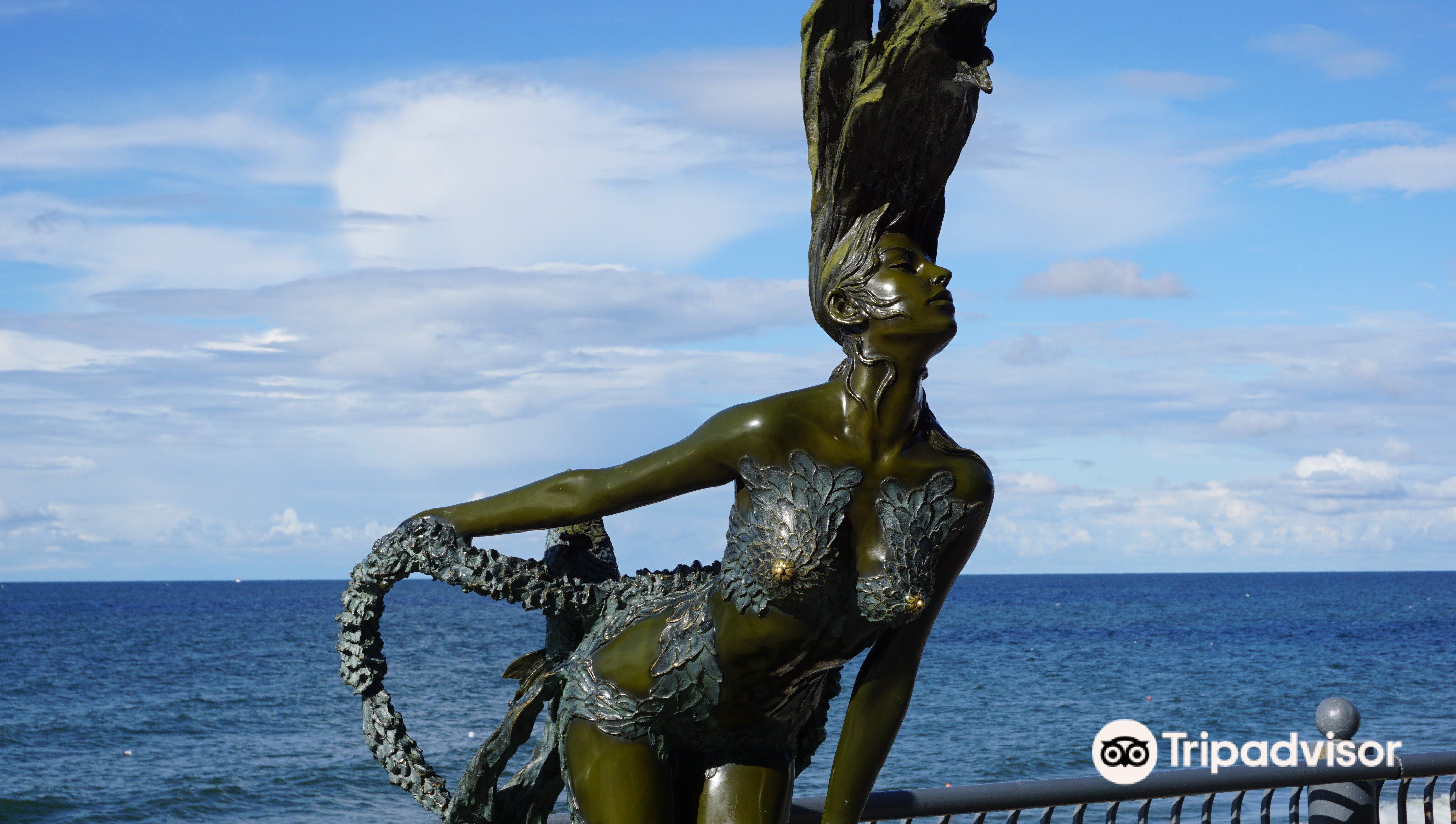 sculpture the water nymph 直线距离 100m