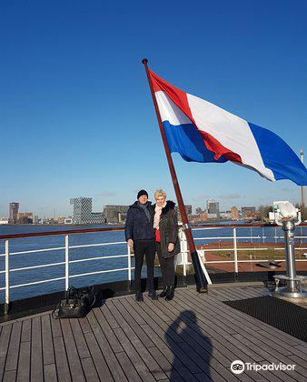 de rotterdam steam ship 直线距离 100m